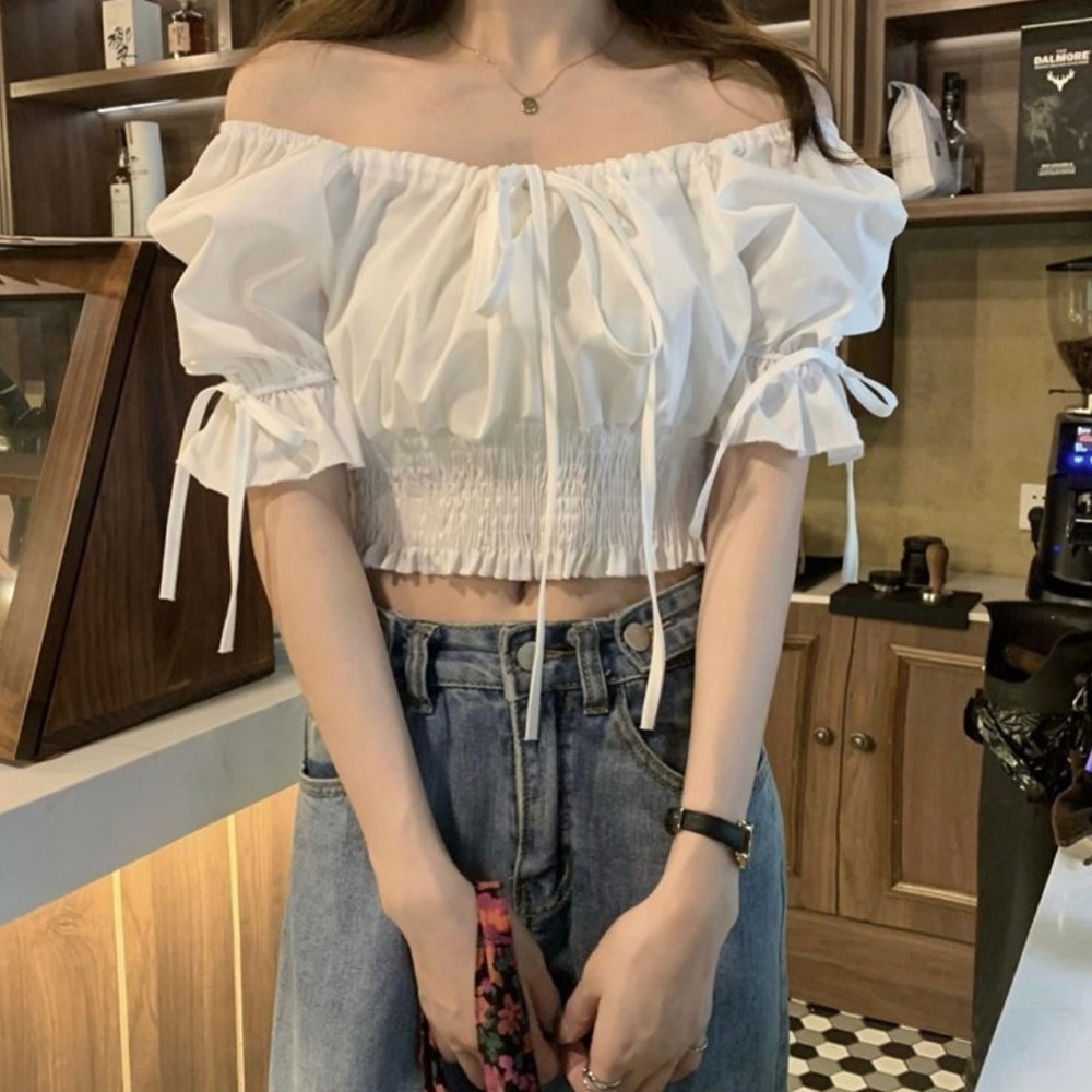 [NWOT] Off-shoulder Cropped Blouse